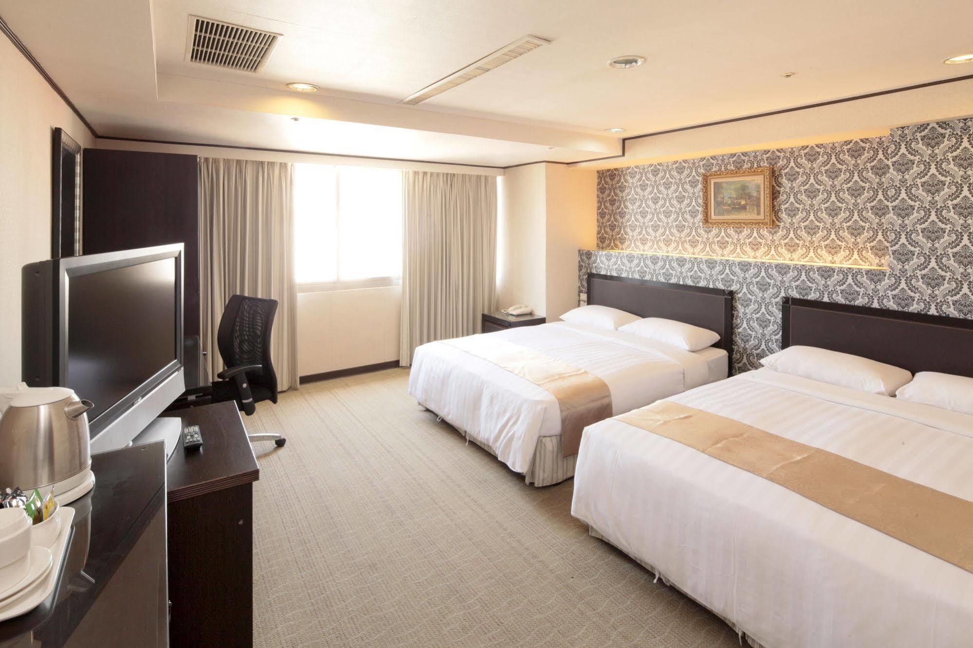 Lincoln Hotel Ταϊνάν Εξωτερικό φωτογραφία